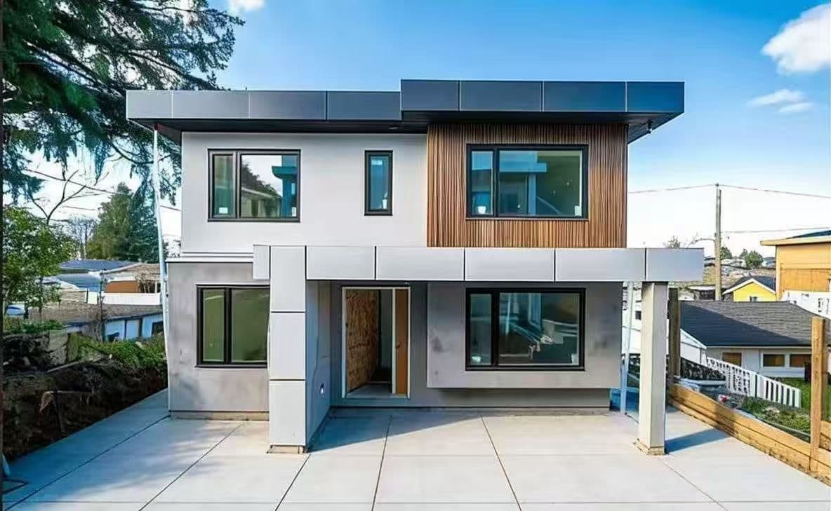 5593 Fleming St Triplex