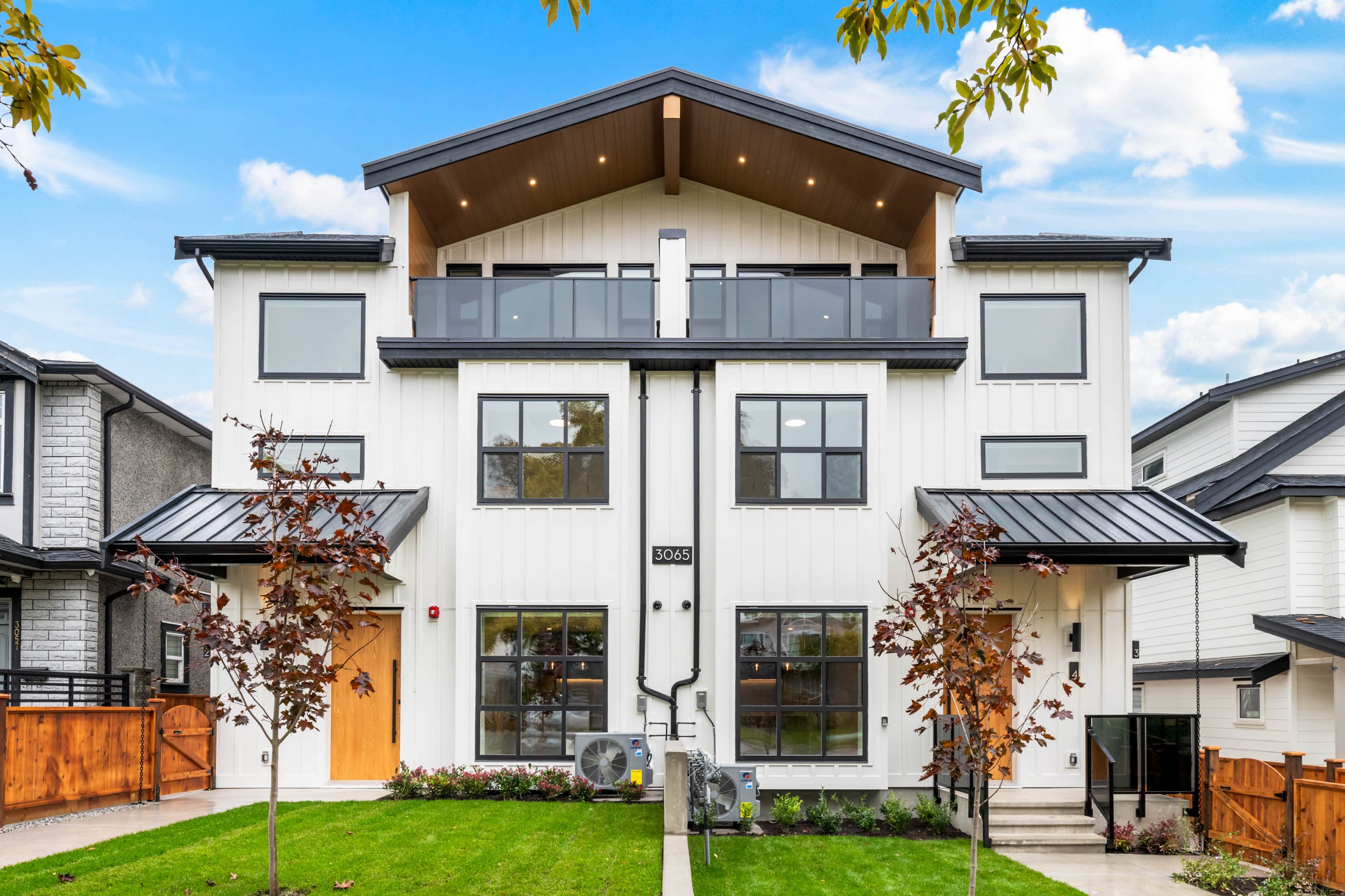 3065 Charles St Fiveplex