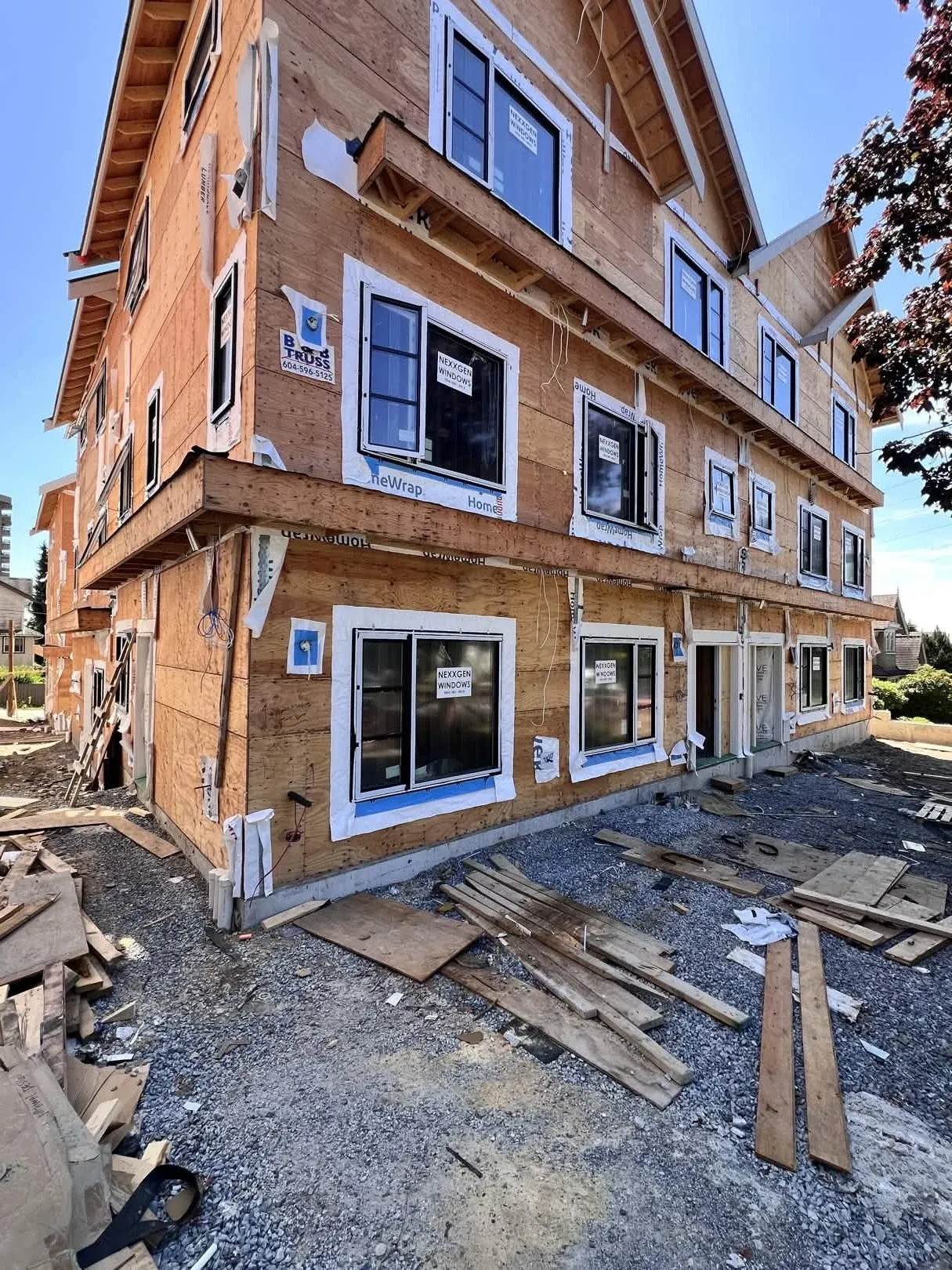 3756 Pandora St Sixplex - Image 1