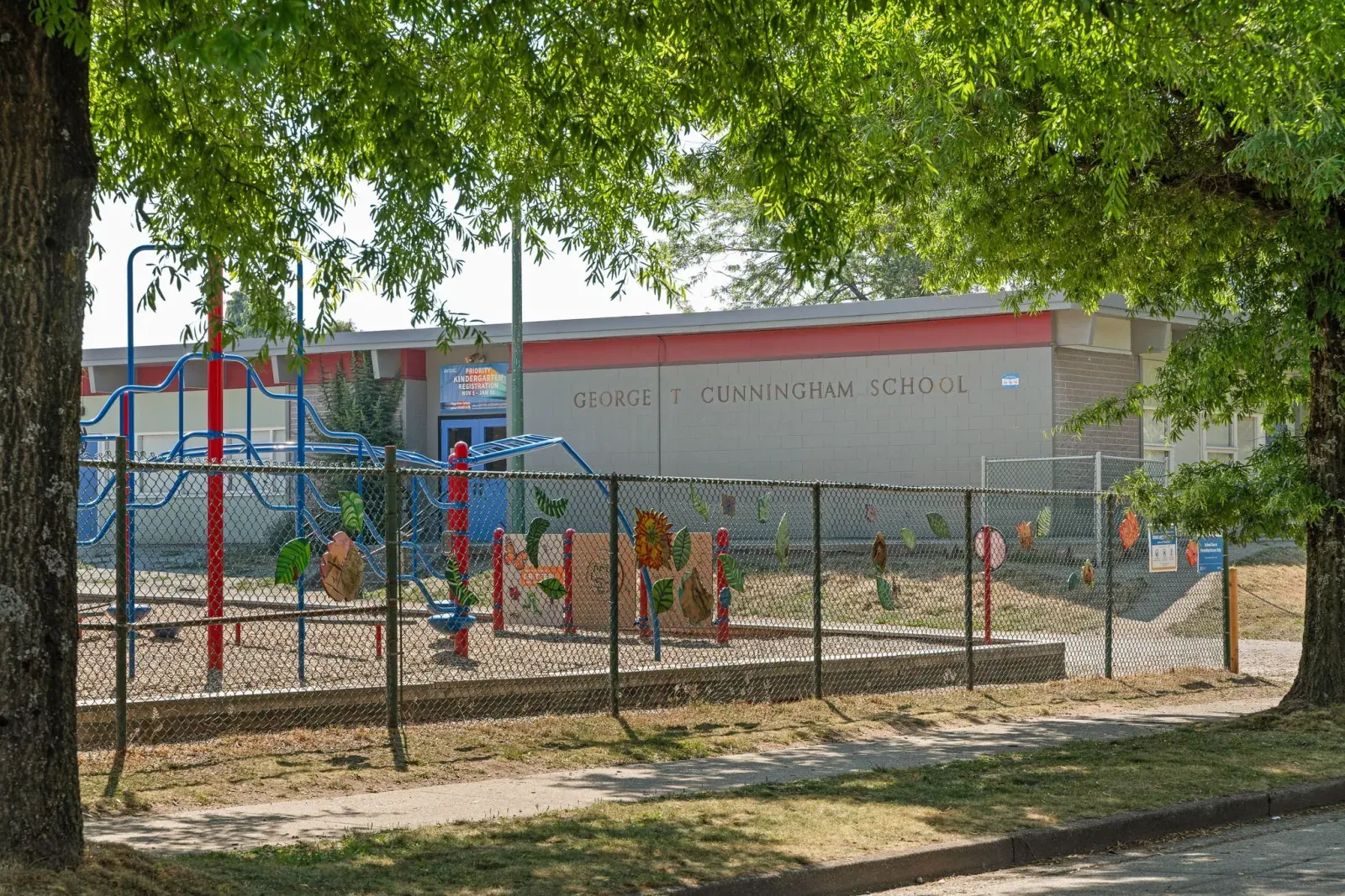 Quintet | 2240 E 40th Ave Fiveplex: neighbourhood, George T. Cunningham Elementary School